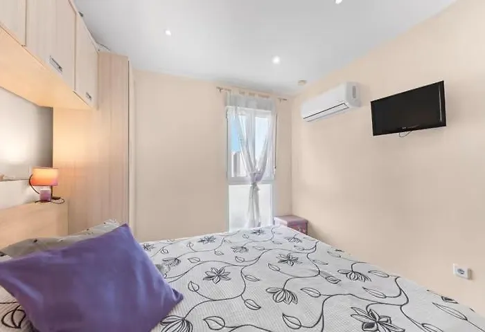 Apartamento Yovalu 1 Yovalu Con Balcon Yovalutres Con Piscina, Calle Parodi *